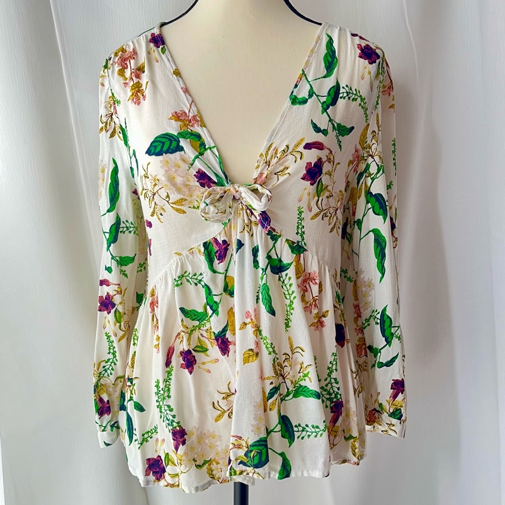 Lucky Brand Floral Long Sleeve Vneck Peplum top, Size M, White, green, Purple